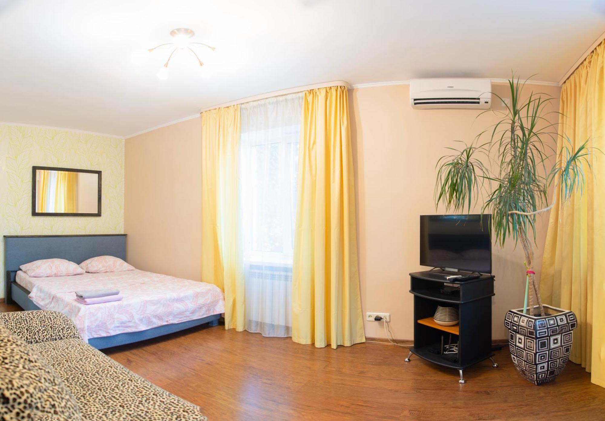 Kyiv Apartment On Derevlyanskaya Street Close To The Downtown Buitenkant foto